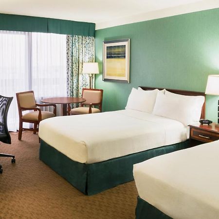 Holiday Inn Toronto - Yorkdale Buitenkant foto