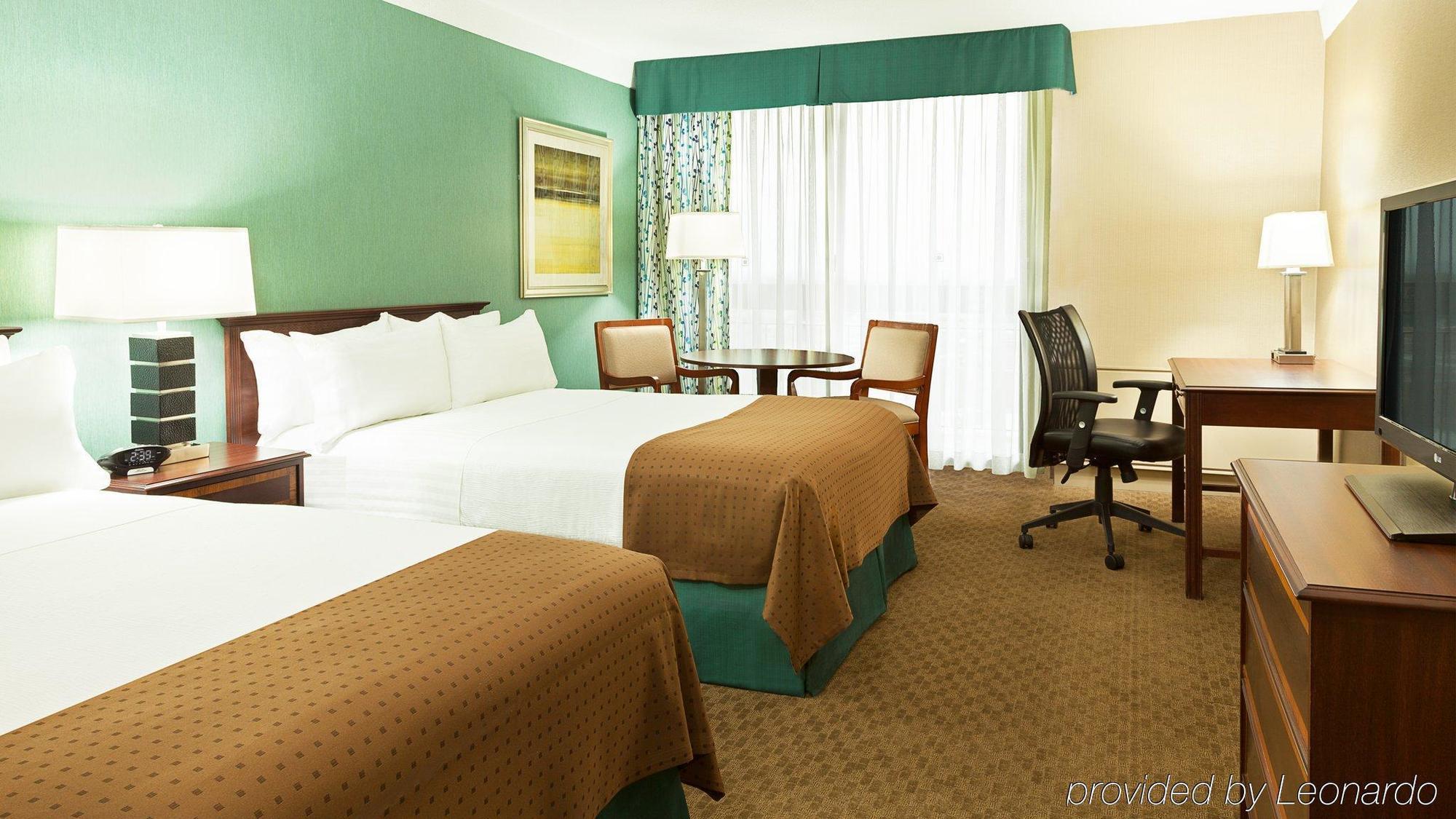 Holiday Inn Toronto - Yorkdale Buitenkant foto