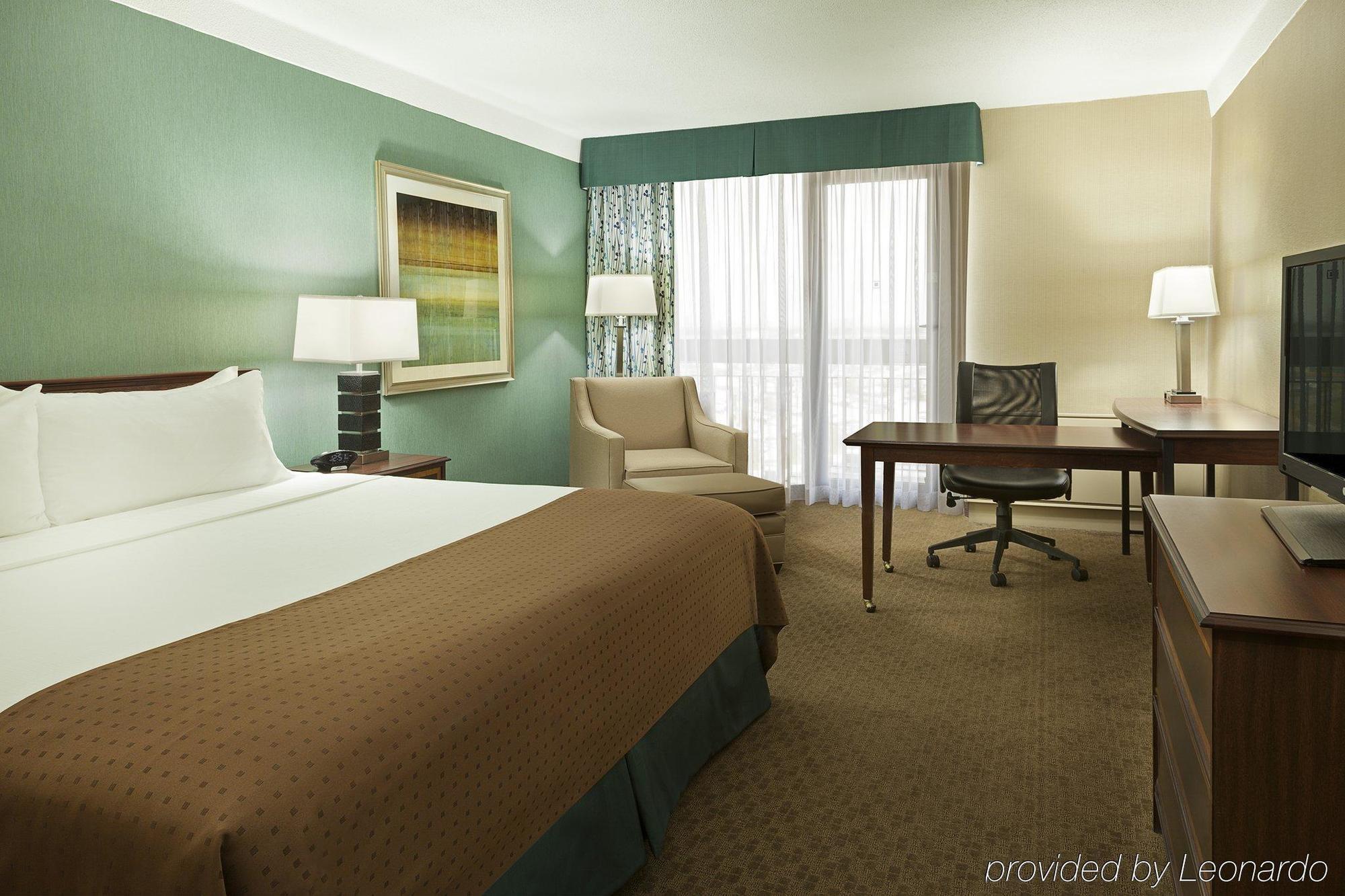Holiday Inn Toronto - Yorkdale Buitenkant foto