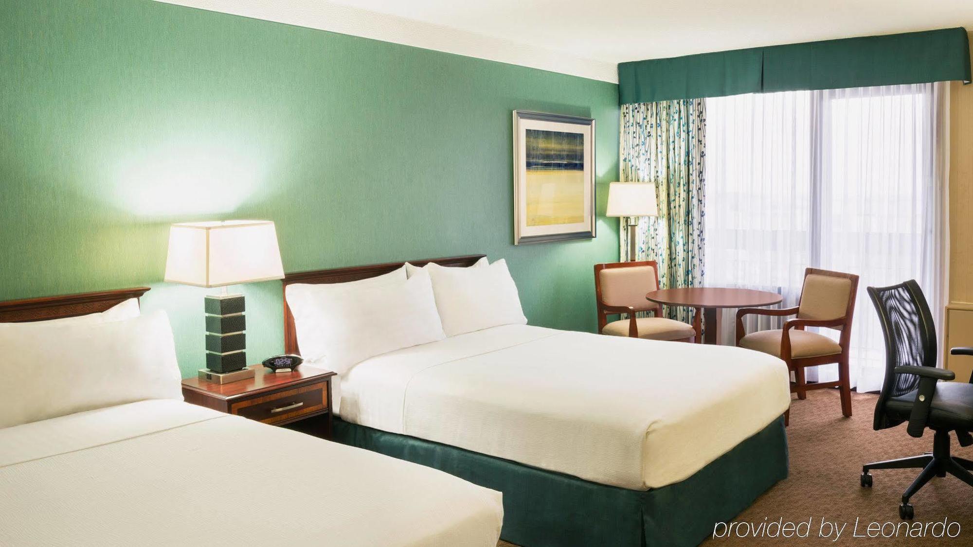 Holiday Inn Toronto - Yorkdale Buitenkant foto