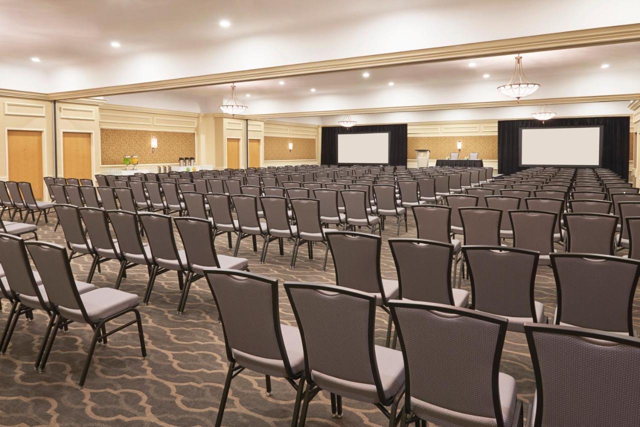 Holiday Inn Toronto - Yorkdale Buitenkant foto